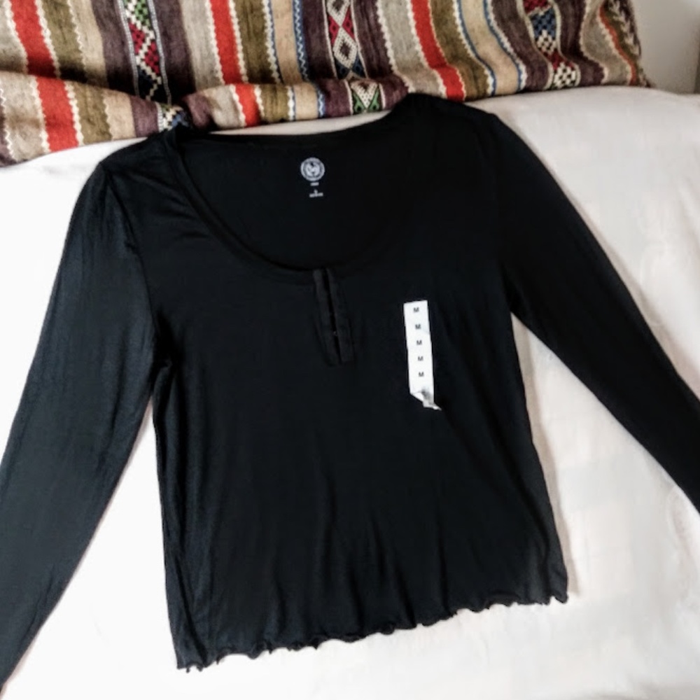 NWT "SO" Long Sleeve Crop Top 🎉Host Pick🎉 - Picture 3 of 10